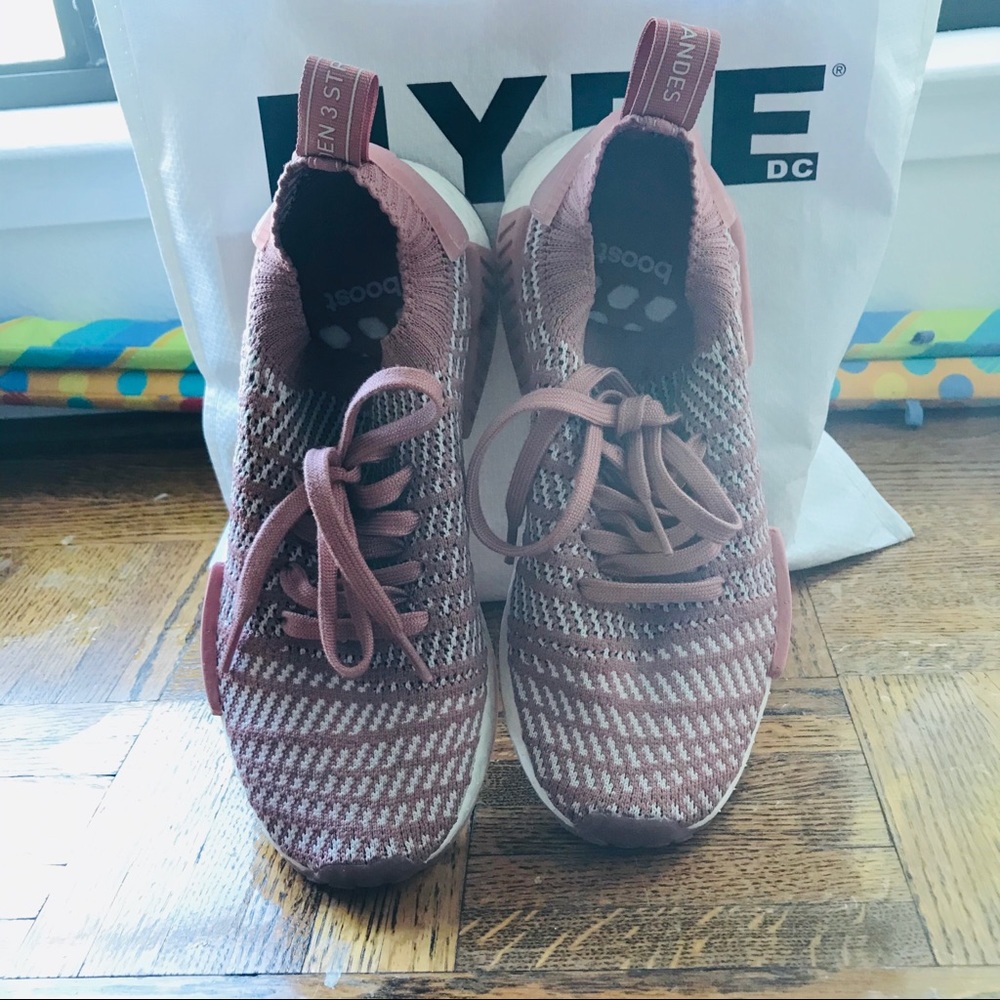 BNWOT Adidas NMD PRIMEKNIT STLT SZ 7 womens